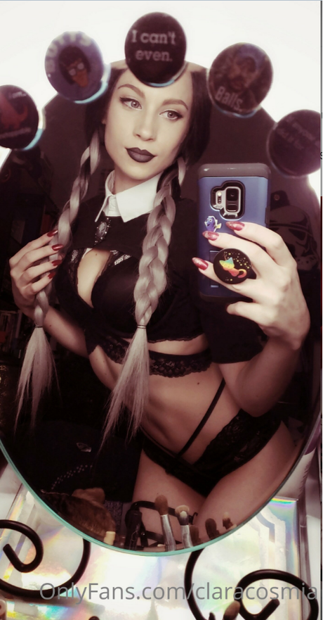 Naakte gelekte OnlyFans-foto van Clara Cosmia