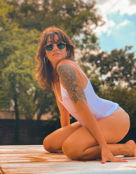 Naakte gelekte OnlyFans-foto van Arielle Scarcella