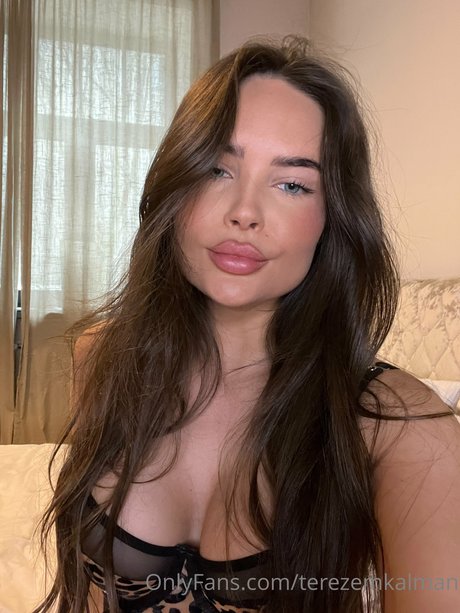 Naakte gelekte OnlyFans-foto van Tereze Kalman