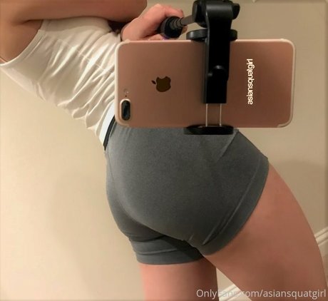 Asian Squatgirl