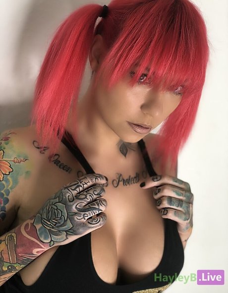 Naakte gelekte OnlyFans-foto van Ms Hayley B