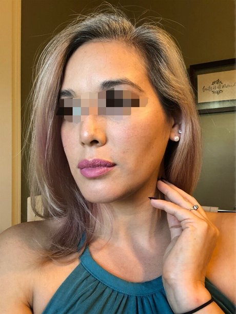 Naakte gelekte OnlyFans-foto van Slutwife4va