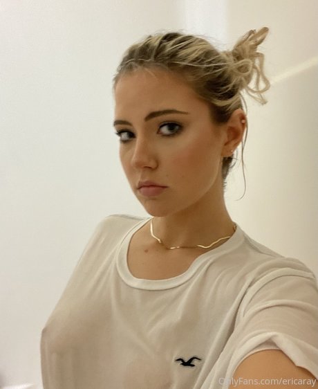 Naakte gelekte OnlyFans-foto van Ma Yourong