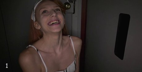 Naakte gelekte OnlyFans-foto van Phoenixx Lovee