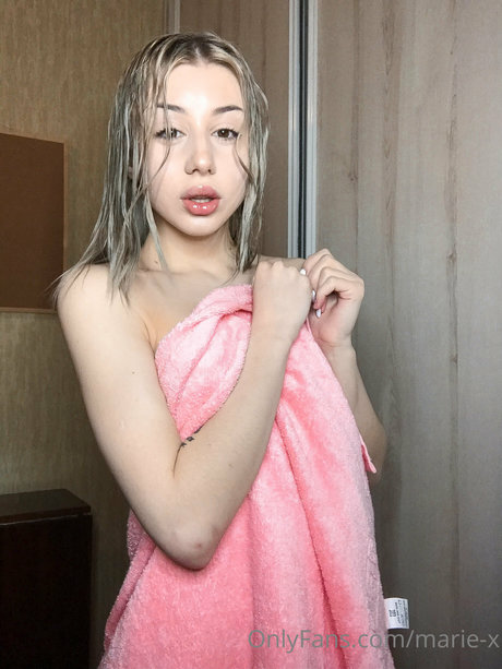 Naakte gelekte OnlyFans-foto van Marie