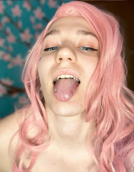 Naakte gelekte OnlyFans-foto van Hyuga Senpai