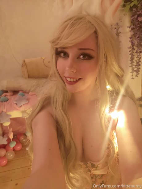Naakte gelekte OnlyFans-foto van Kittenamy