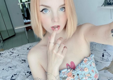Naakte gelekte OnlyFans-foto van Luventa