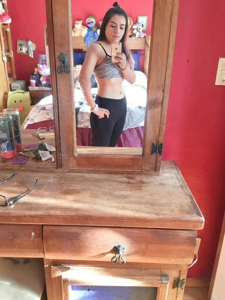 Naakte gelekte OnlyFans-foto van Tania Ivette