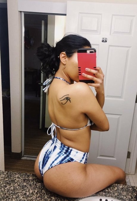 Naakte gelekte OnlyFans-foto van Aly8008cat
