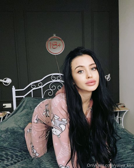 Naakte gelekte OnlyFans-foto van Yasya