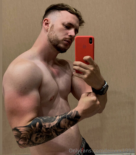 Naakte gelekte OnlyFans-foto van Felixxx1996