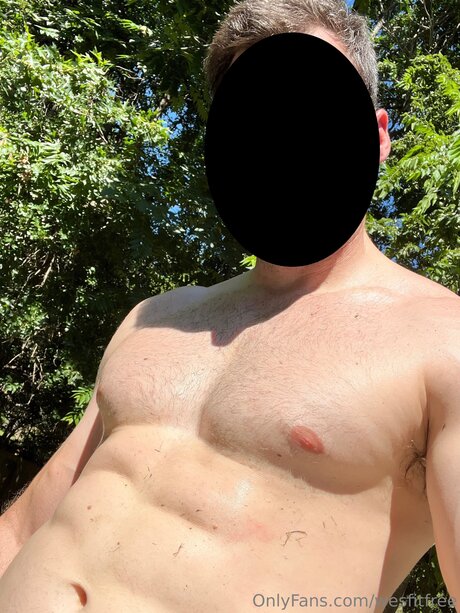 Naakte gelekte OnlyFans-foto van Wesfitfree