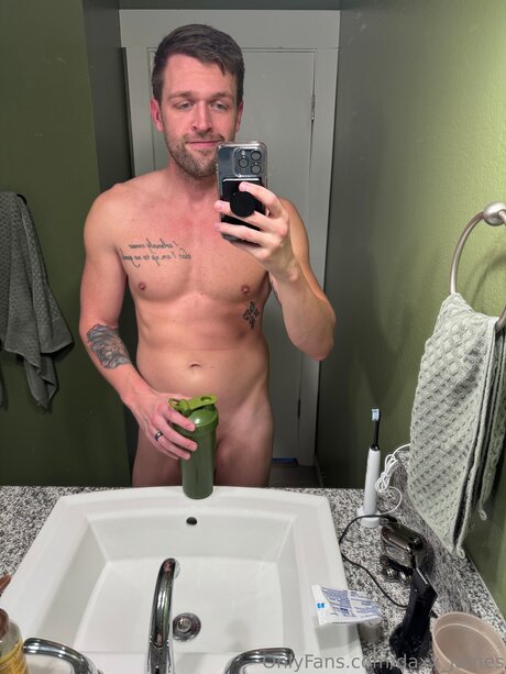 Daxx James