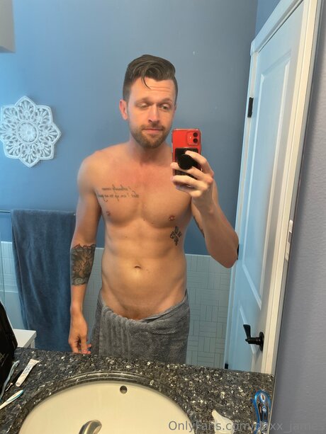 Daxx James