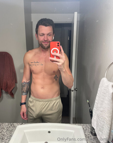 Daxx James