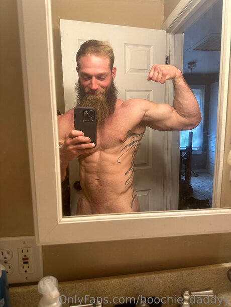 Naakte gelekte OnlyFans-foto van Hoochie Daddyy