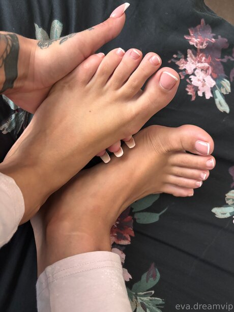 Naakte gelekte OnlyFans-foto van Eva Dreamvip