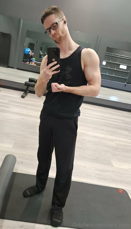 Naakte gelekte OnlyFans-foto van Cory Ryan