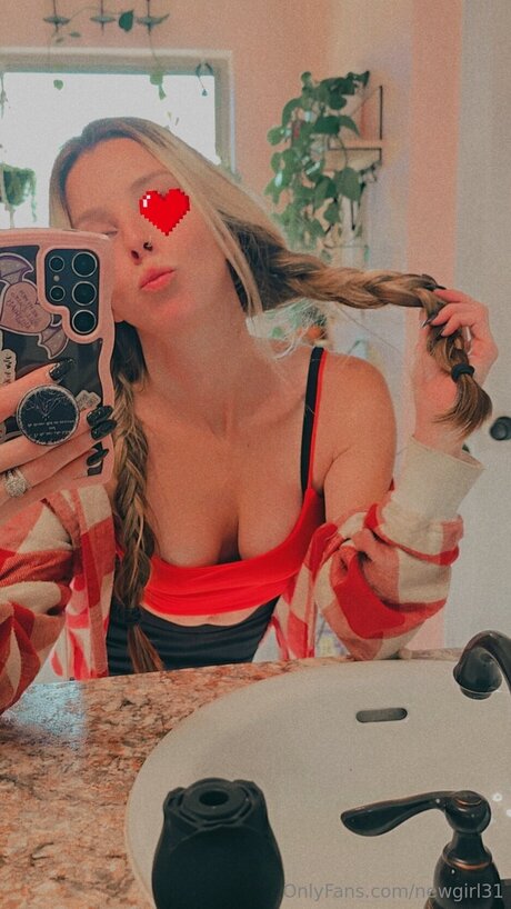 Naakte gelekte OnlyFans-foto van Newgirl31