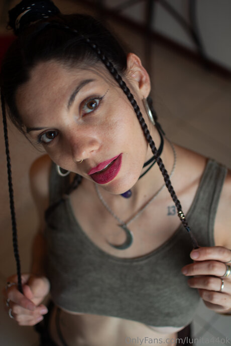 Naakte gelekte OnlyFans-foto van Lunaa Carter