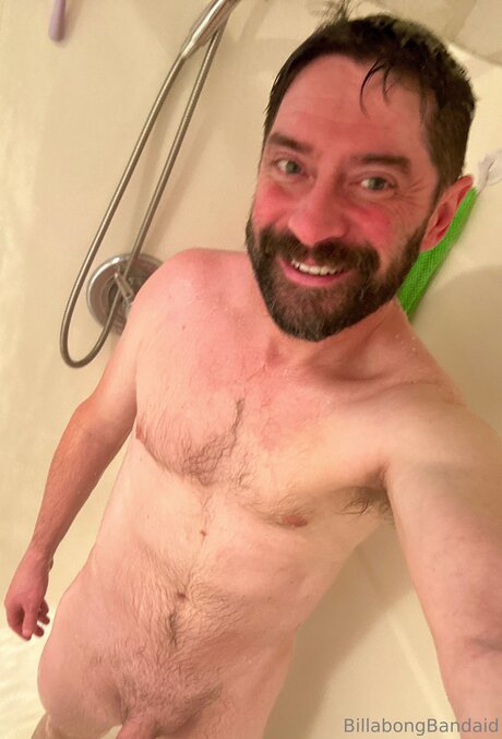 Naakte gelekte OnlyFans-foto van Billabongbandaid