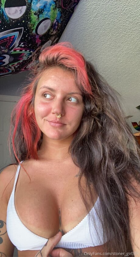 Stoner Girl301