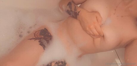 Naakte gelekte OnlyFans-foto van Trippyleigh