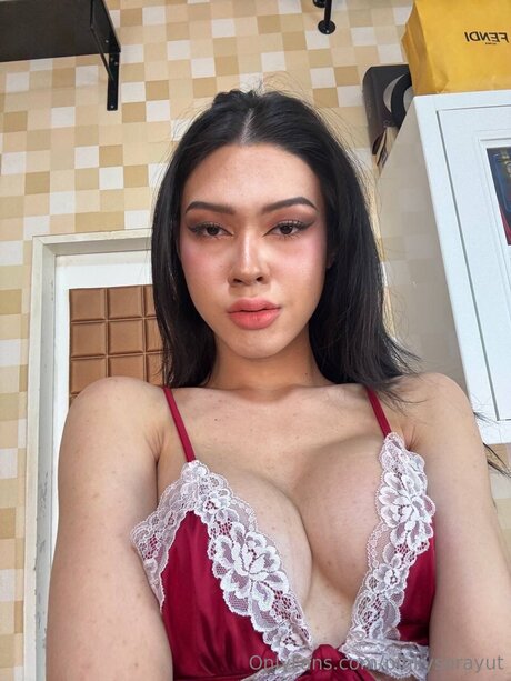 Naakte gelekte OnlyFans-foto van Pinkysorayut