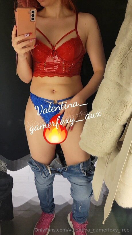 Naakte gelekte OnlyFans-foto van Valentina Gamerfoxy Free