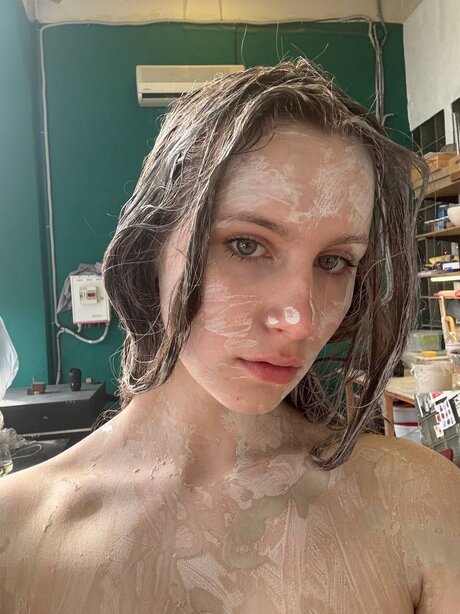 Naakte gelekte OnlyFans-foto van Inlikoris