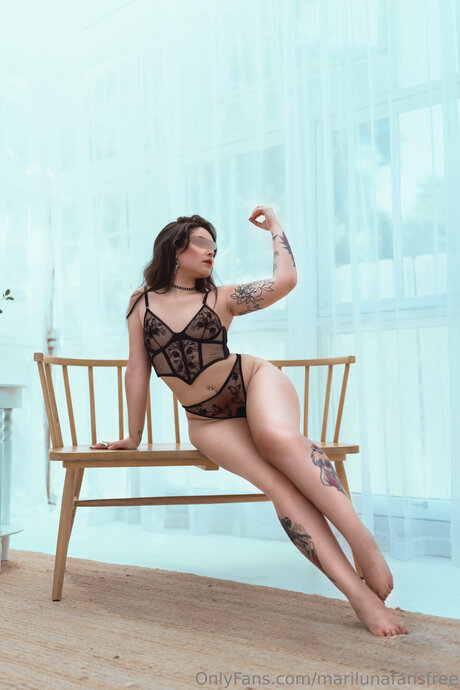 Naakte gelekte OnlyFans-foto van Marilunafansfree