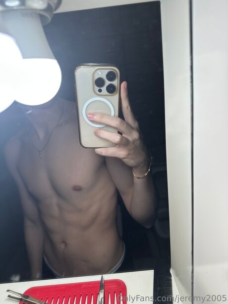 Naakte gelekte OnlyFans-foto van Jeremy2005