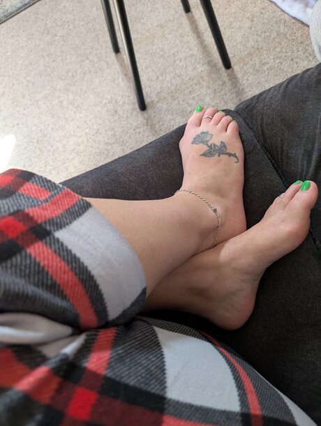 Barefoot Bunny B
