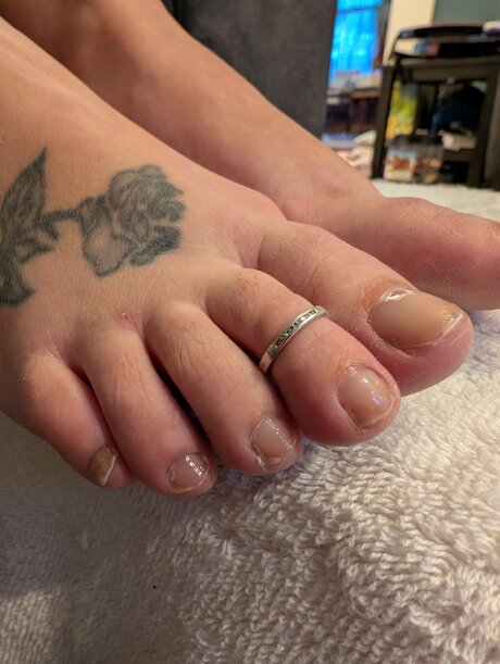 Barefoot Bunny B