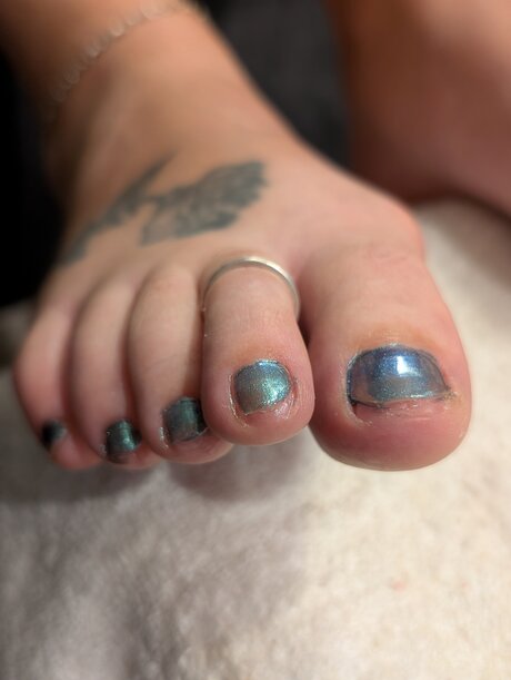 Barefoot Bunny B