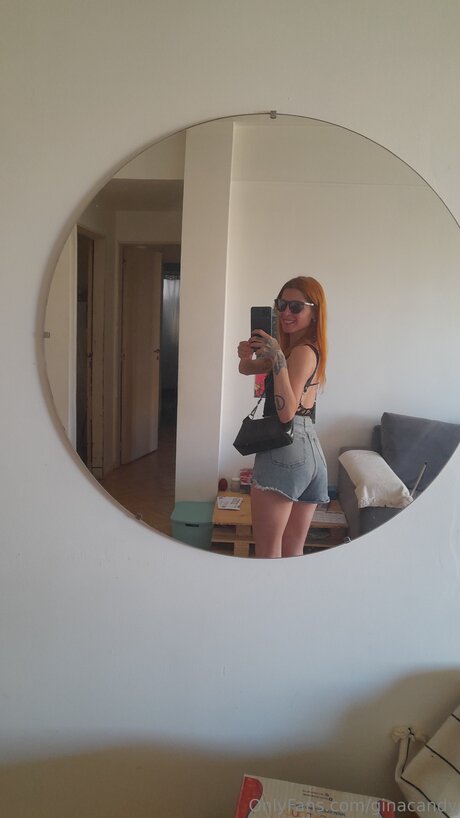 Naakte gelekte OnlyFans-foto van Ginacandy32