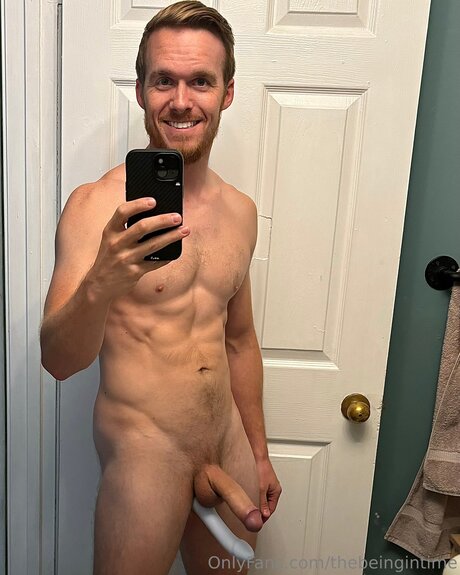 Naakte gelekte OnlyFans-foto van Thebeingintime