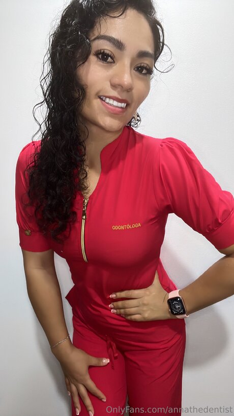 Naakte gelekte OnlyFans-foto van Annathedentist