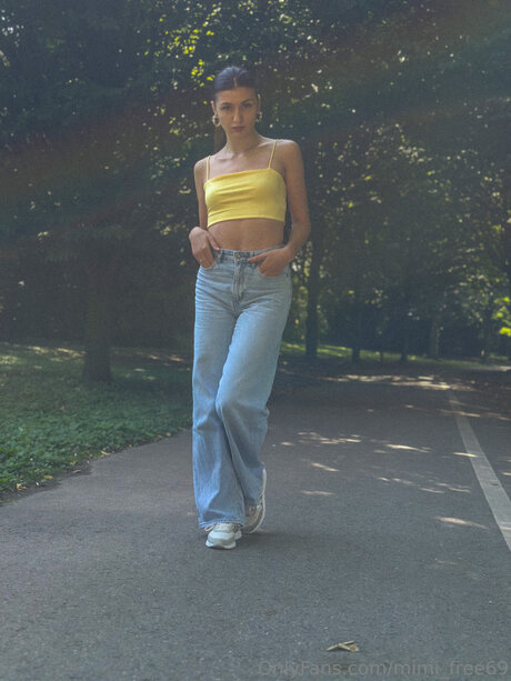 Naakte gelekte OnlyFans-foto van Mimi Free69