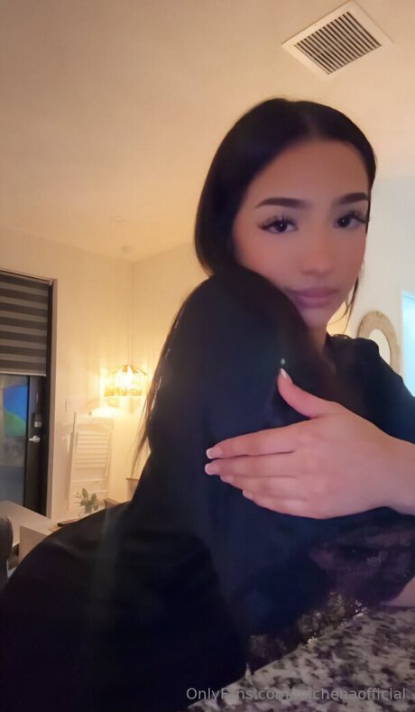 Naakte gelekte OnlyFans-foto van Michenao