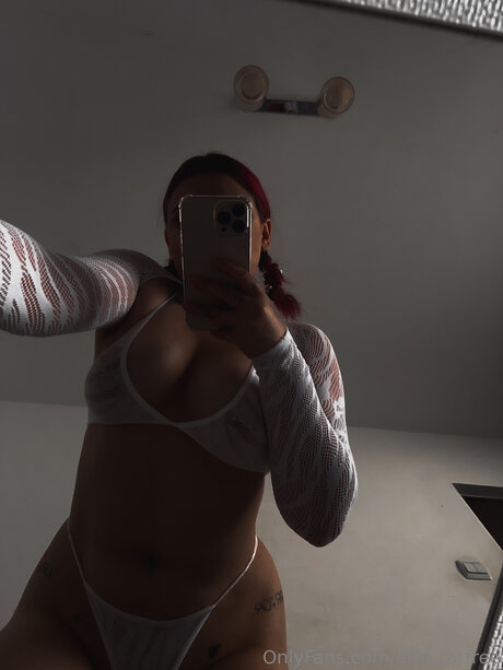 Naakte gelekte OnlyFans-foto van Pink Girlfree