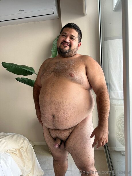Naakte gelekte OnlyFans-foto van Jjmbear