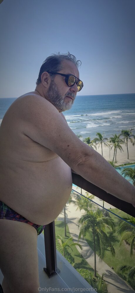 Naakte gelekte OnlyFans-foto van Jorgeortin