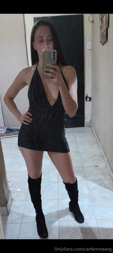 Naakte gelekte OnlyFans-foto van Carfemmearg