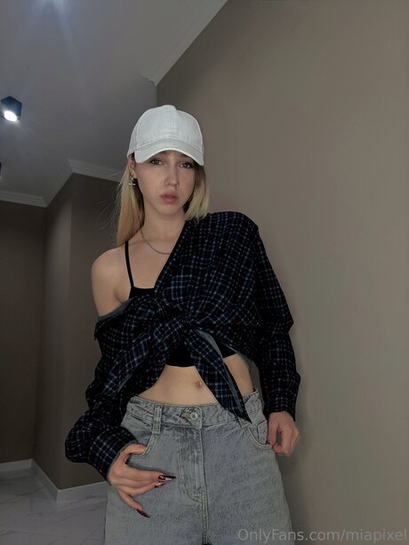 Naakte gelekte OnlyFans-foto van Miapixel