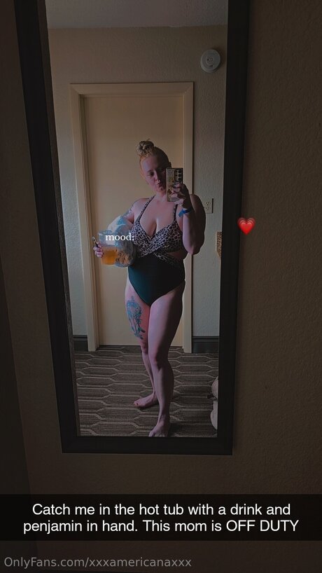 Naakte gelekte OnlyFans-foto van Xxxamericanaxxx
