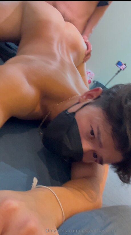 Naakte gelekte OnlyFans-foto van Instantflavourpacket