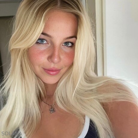 Naakte gelekte OnlyFans-foto van Urfrenchemma