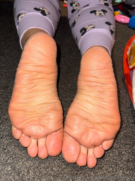Hotfamilyfeets